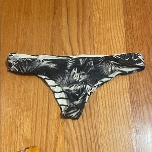 Billabong reversible Black and White Tropical/striped Bikini Bottom